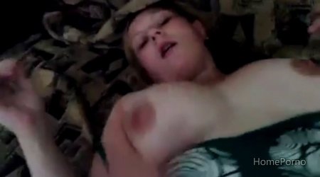 Трахаю свою соседку шлюшку Настю и снимаю нашу еблю на телефон