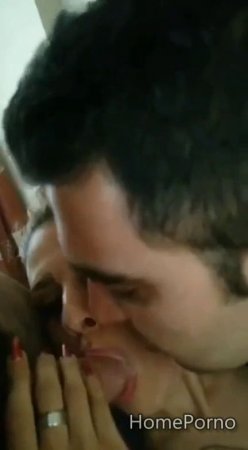 Муж вдвоем с женой отсасывают любовнику жены