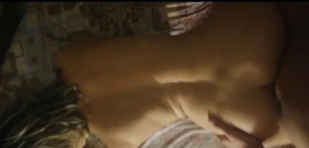 Секс супружеской пары в спальне