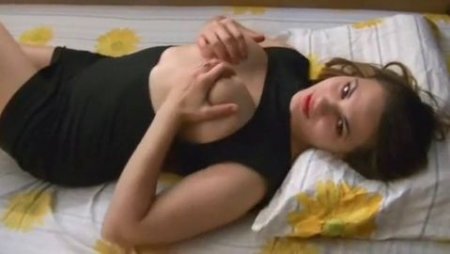 Два ролика секса с красоткой Евой, минет с окончанием в рот и секс раком с окончанием Еве в киску