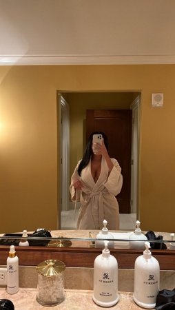 Ищу девушку для общения, тёплых эмоций и, возможно, чего-то большего 🥰